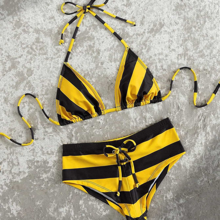 Dame Bikini med trendy snit og legende striber Skovae