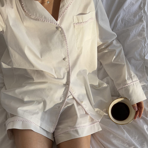 Dame Satin Pyjamas med elegant knaplukning Stilla