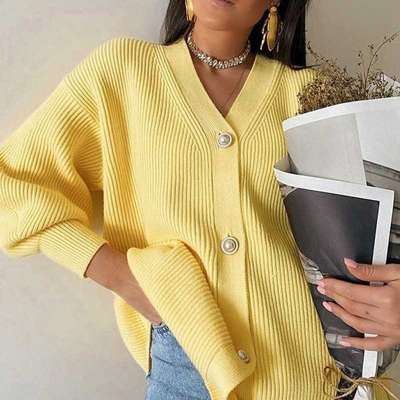 Femme Relaxed Fit Button-Up Cardigan Stilla