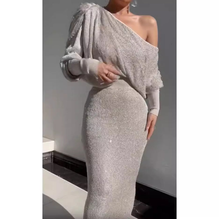 Kvindernes Glamourøse Strikkjole med Glitrende Pailletter og Off-Shoulder Design