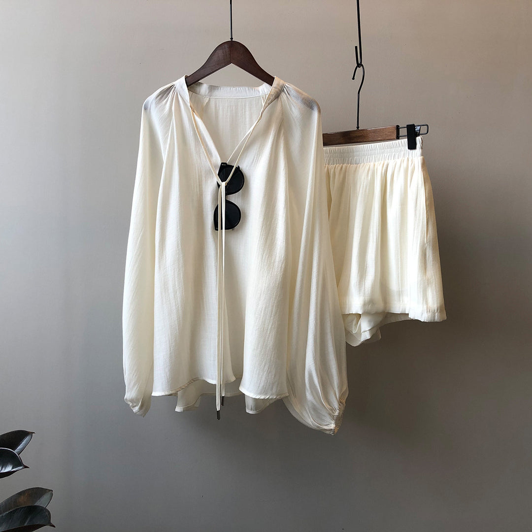 Dame luftig bluse sæt med bred pasform og elastiske shorts Stilla
