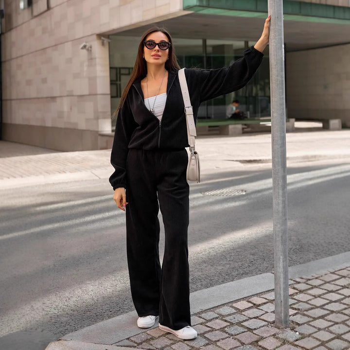 Kvindernes cropped hoodie i vaffelstrik design med elastisk talje Skovae