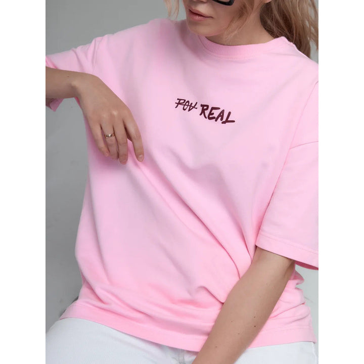Dame T-shirt med generøs oversized pasform og iøjnefaldende statementtryk Stilla