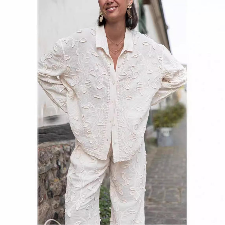 Damebluse med fin broderi og luftig pasform Skovae