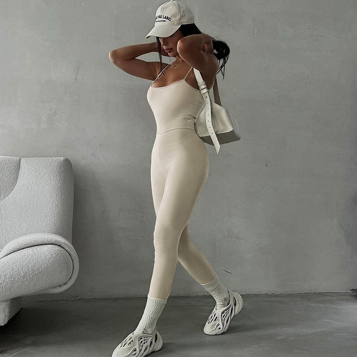 Dame Sporty One-Piece with Spaghetti Straps and Fitted Cut Skovae