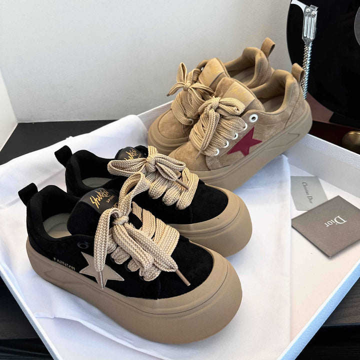 Dame platform sneakers med unikt snøresystem og moderigtigt overmateriale Stilla