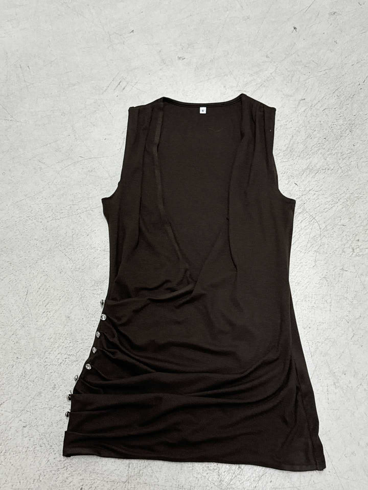 Damen eleganter Jumpsuit mit tiefem V-Ausschnitt und fließendem Material Skovae
