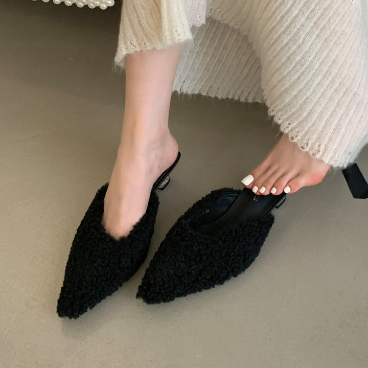 Dame Mules med luksuriøst plys-design og elegant spids afslutning Stilla