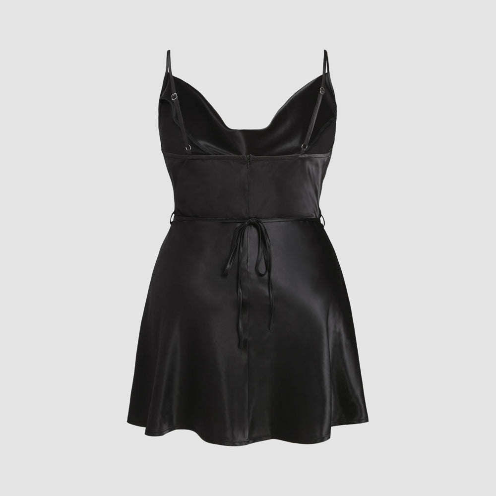 Dame elegant satin kjole med justerbare stropper og taljebånd Skovae