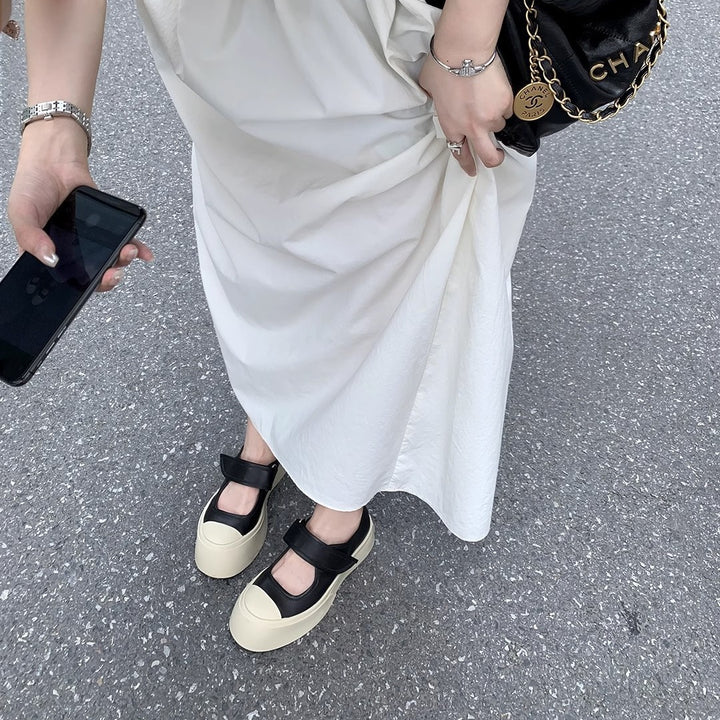 Dame Plateau-Sneaker med justerbar velcro og elegant læderoverflade Stilla