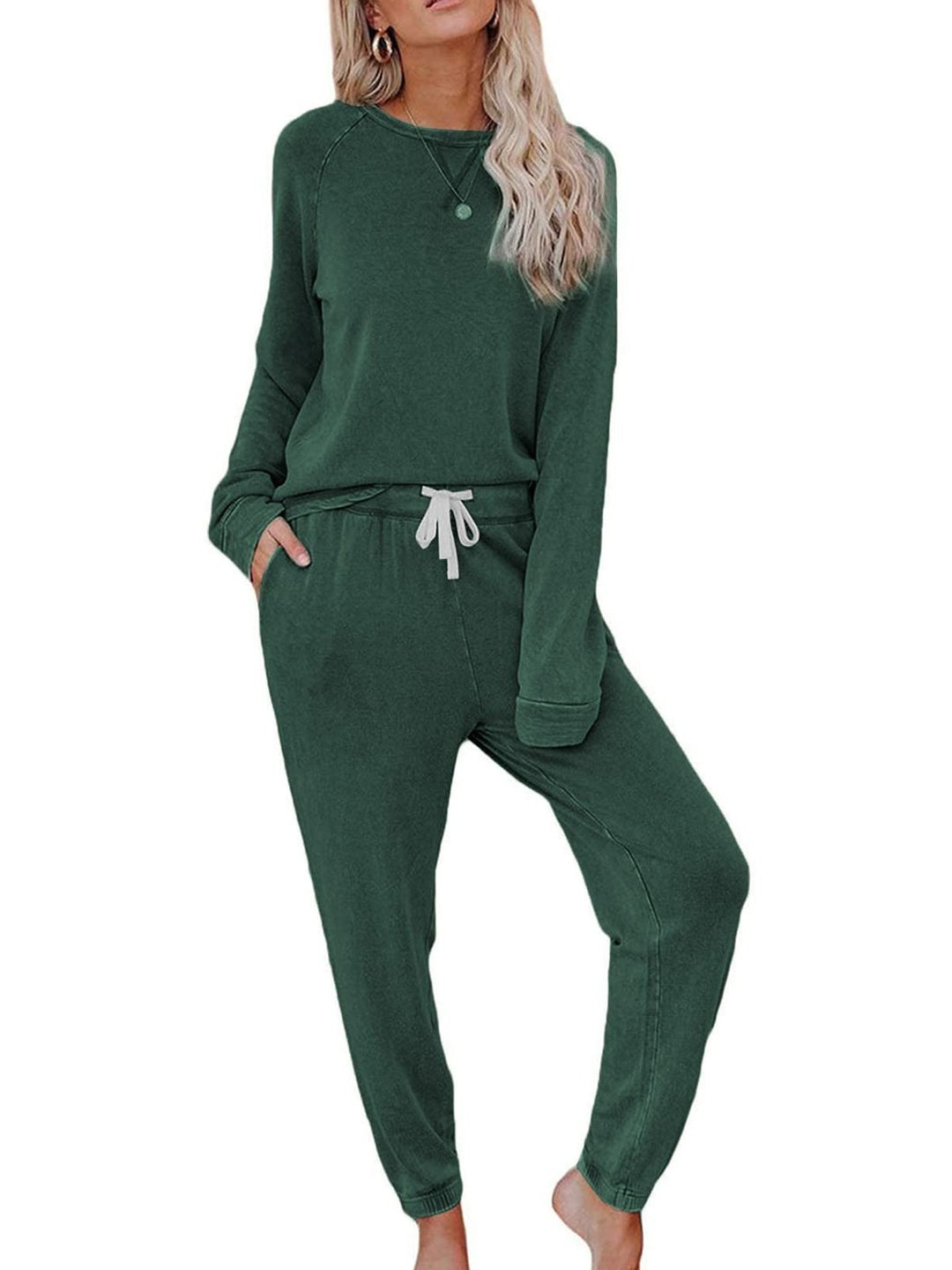Kvindernes komfortable lounge sæt med stilfuld oversized sweater og afslappende bukser Stilla