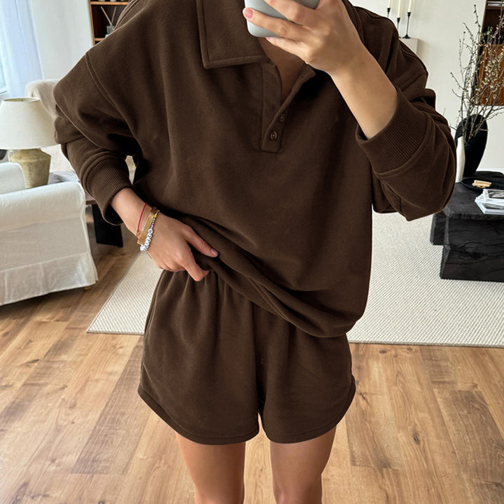 Dame Sporty Lounge-sæt med moderne polokrave og stilfulde shorts Stilla