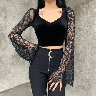 Dame crop-top med elegante spidse ærmer og figursyet snit Skovae