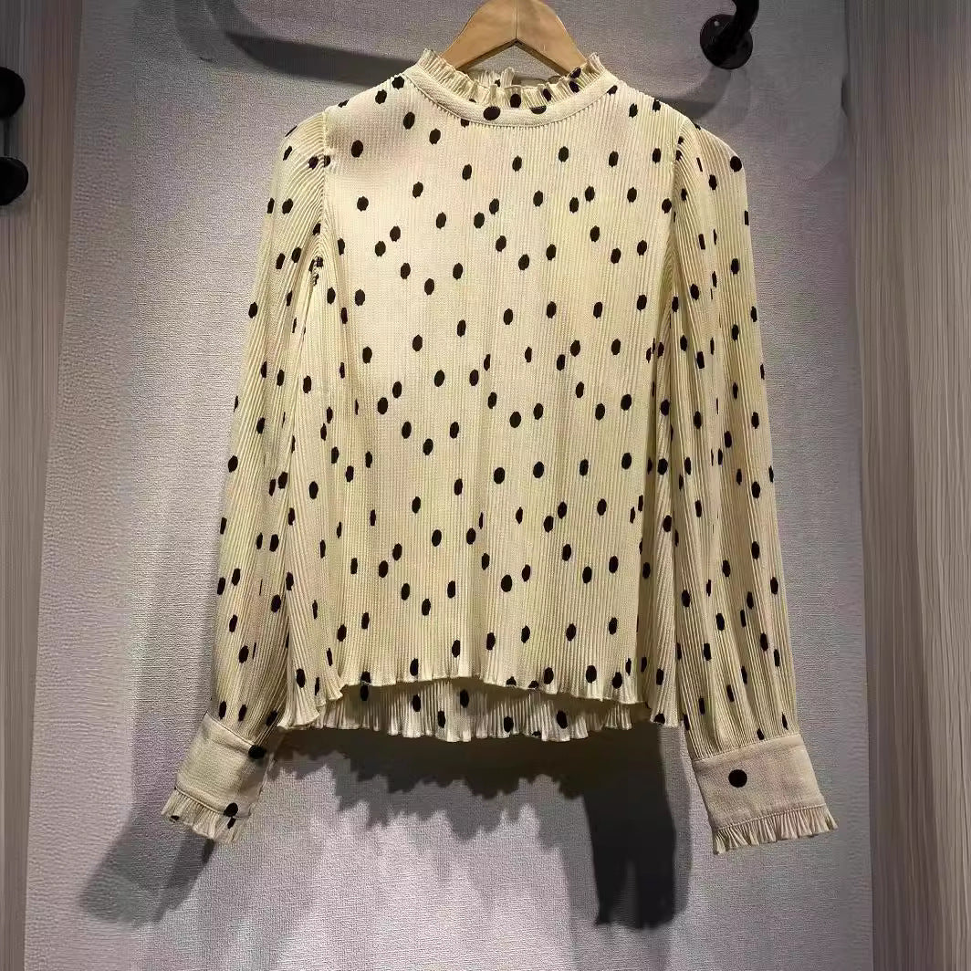 Dame chiffonbluse med generøse puffærmer og stilfuldt punktmønster Stilla