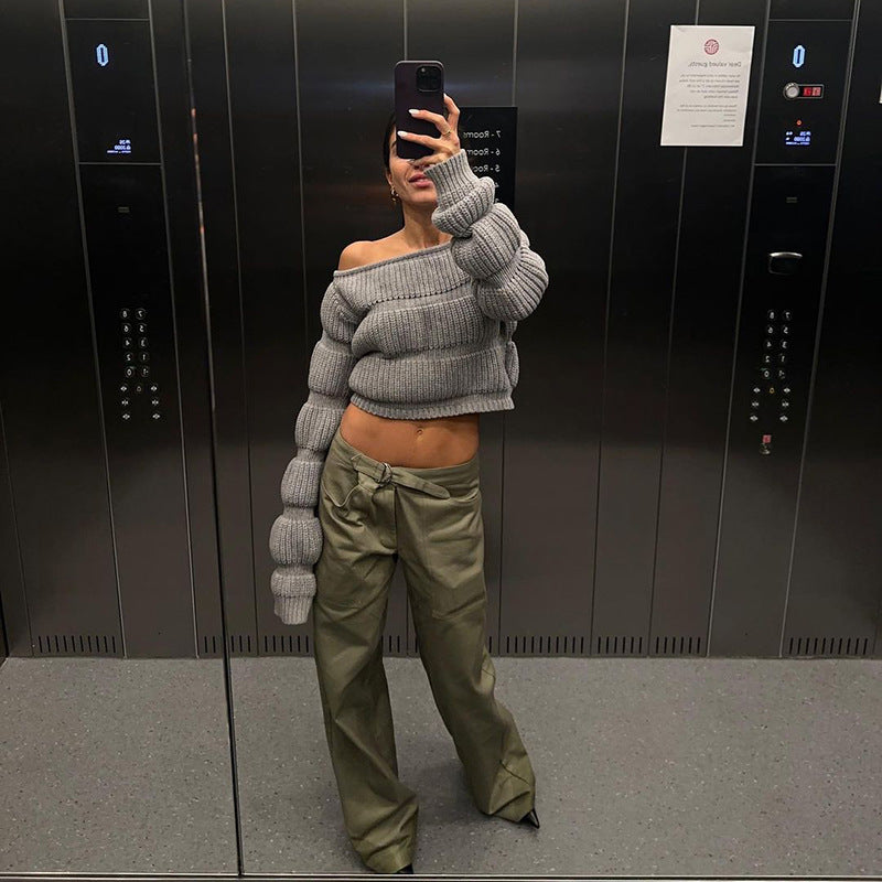 Dame Off-Shoulder Strikpullover med Puffærmer og Ribstruktur Stilla