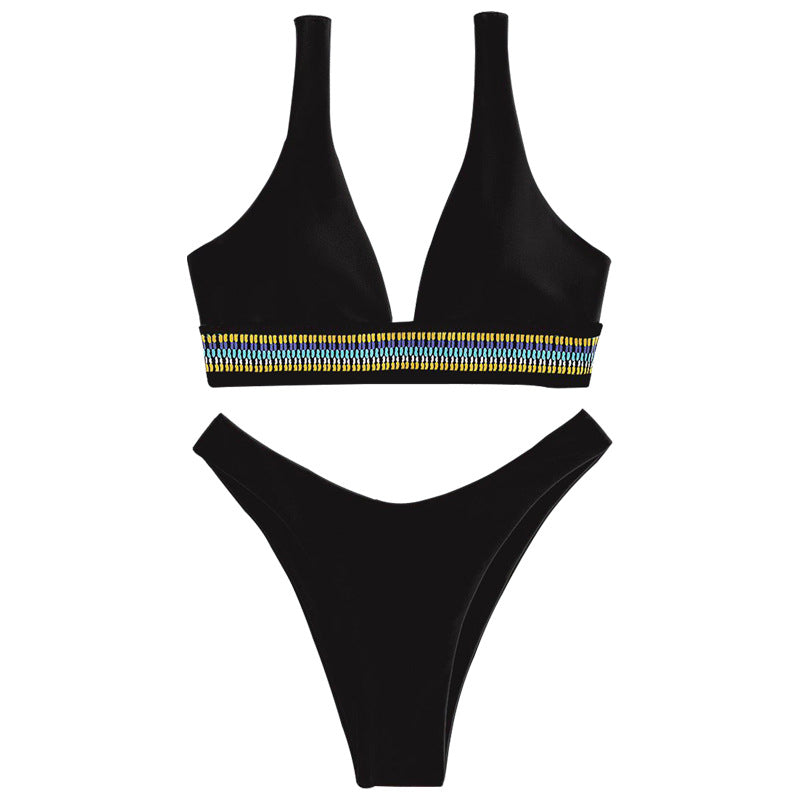 Dame Bikini-Sæt med elegant V-udskæring og smagfuld detalje Skovae