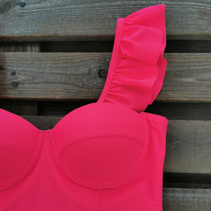 Dame Én-delt Badedragt med voluminøse Ruffleskuldre og elegant Bustier Stilla