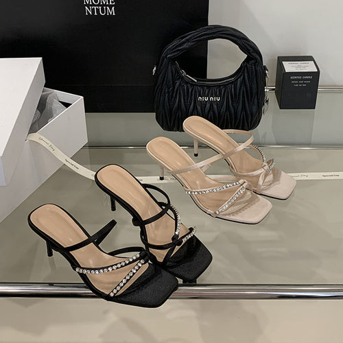 Dame High Heel Sandaler med glitrende strassdetaljer og elegant remdesign Stilla