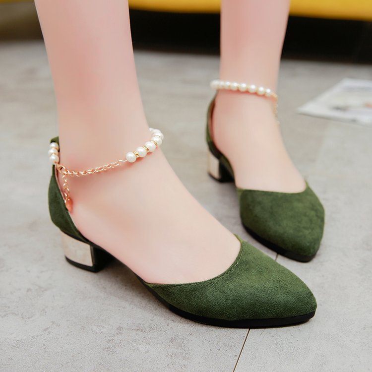 Damer Elegant skårede pumps med modemæssig hæl og perleprydet rem Stilla