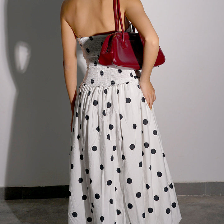 Dame Cocktailkjole med off-shoulder design og voluminøs nederdel Stilla