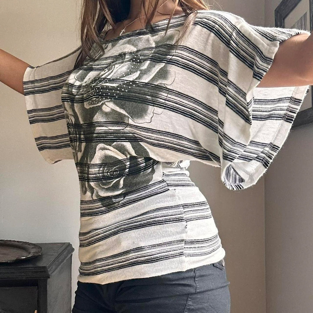 Dame Oversized T-Shirt med blomstret stribemønster og elegant pasform Skovae