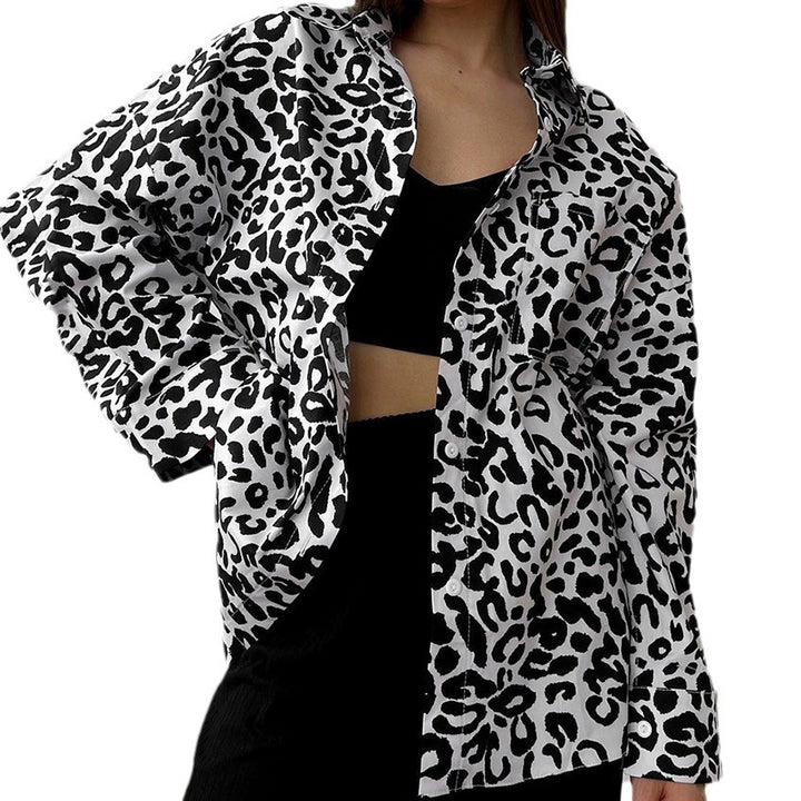 Dame stribet bluse med leopardmønster og afslappet pasform Stilla