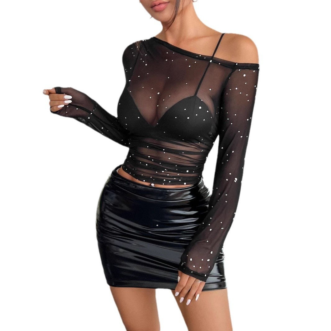 Dame nan asymmetrisk mesh-crop-top med integreret bustier, rynk og strassbesætning Skovae