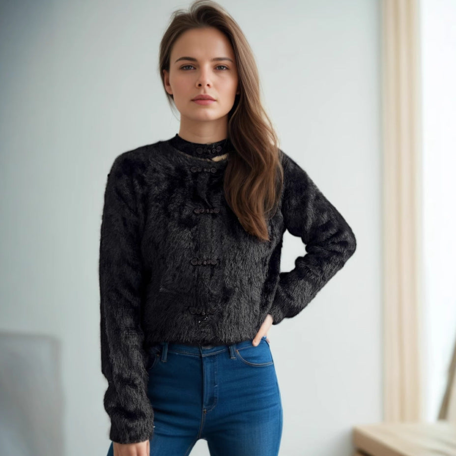 Kvinders krammevenlige sweater med høj krave og dekorative knapdetaljer Stilla