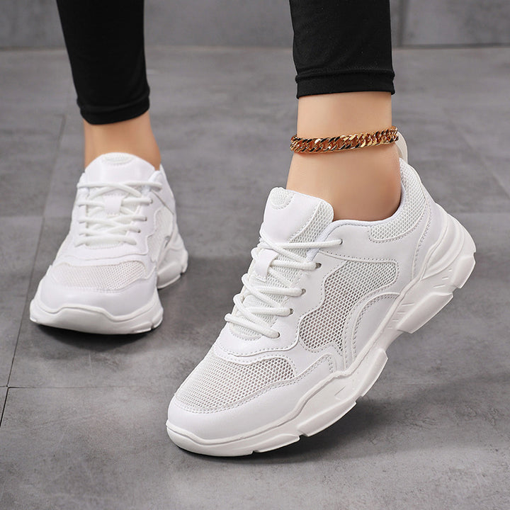 Dame nan moderne komfort sneakers i retro-look med åndbart mesh, polstret hæl og profileret let sål konstruktion Skovae