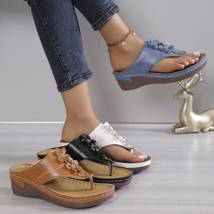 Dame Wedge-sandaler med elegant blomsterapplikation og anatomisk fodseng Stilla