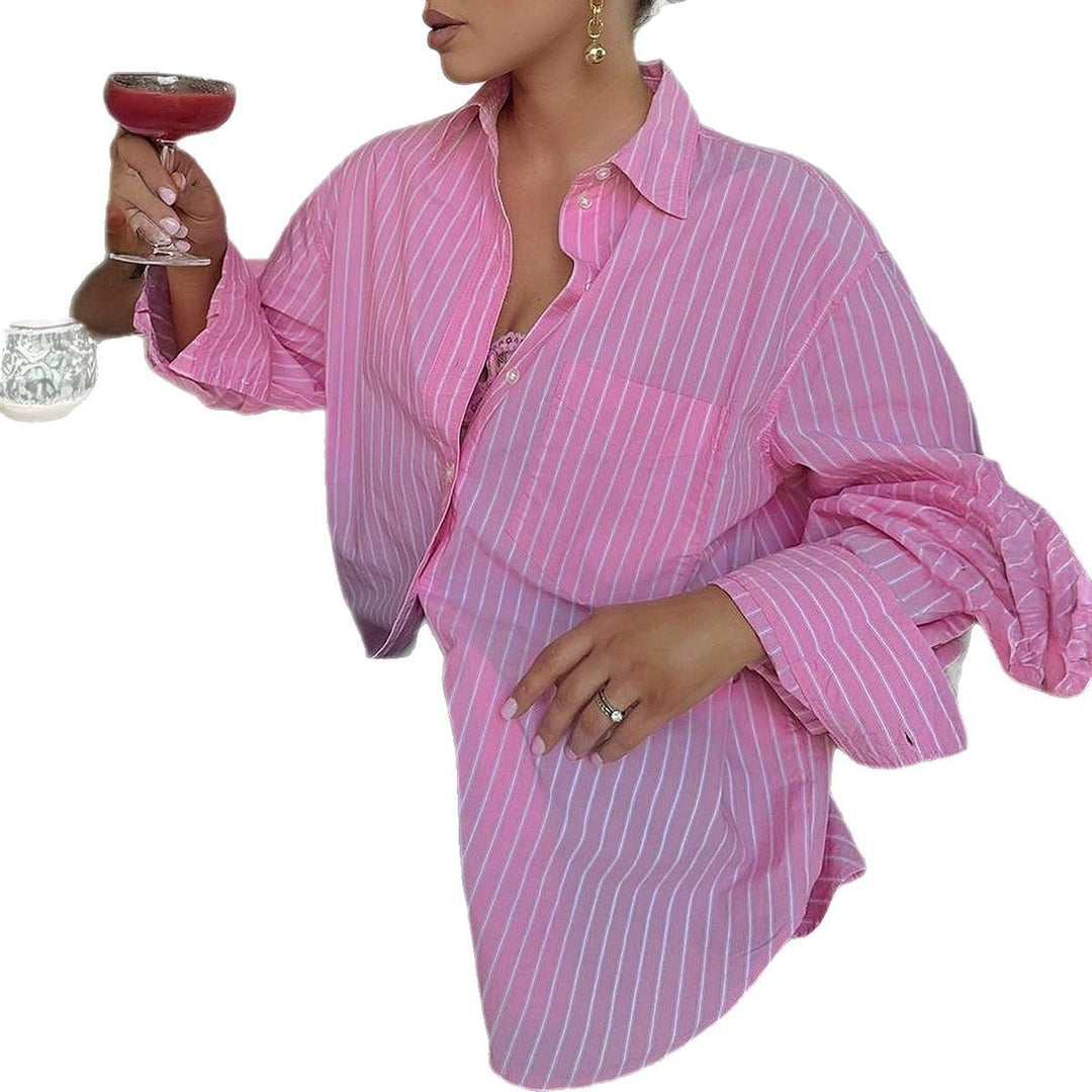 Dame oversized skjorte med fine striber og afslappet snit Stilla