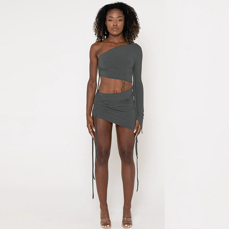 Dame Crop-Top og Miniskørt Sæt med off-shoulder Design og Rüschen Stilla