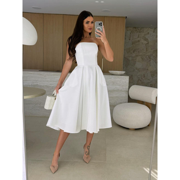 Dame A-linie kjole med off-shoulder design og vid skørt Stilla
