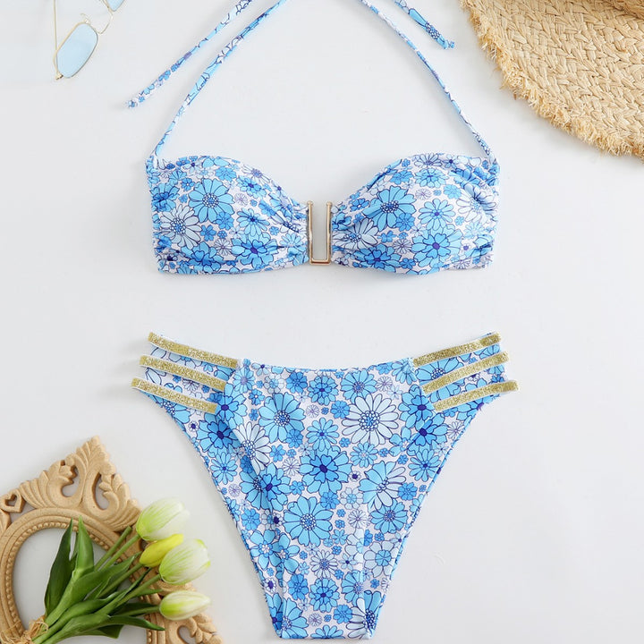 Dame Bikini Sæt med legende blomsterprint og gyldne accenter Stilla