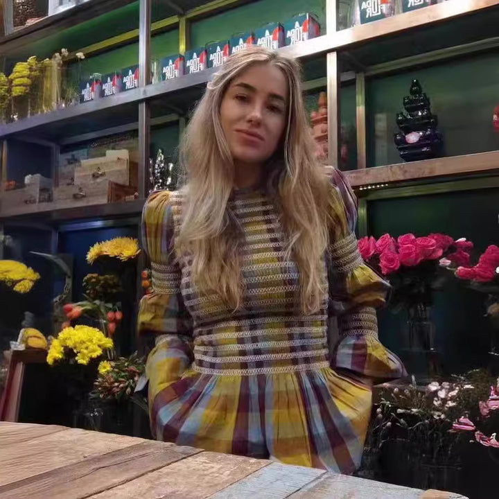 Kvinders tøj med elastiske flæser og blomsterdesign Skovae