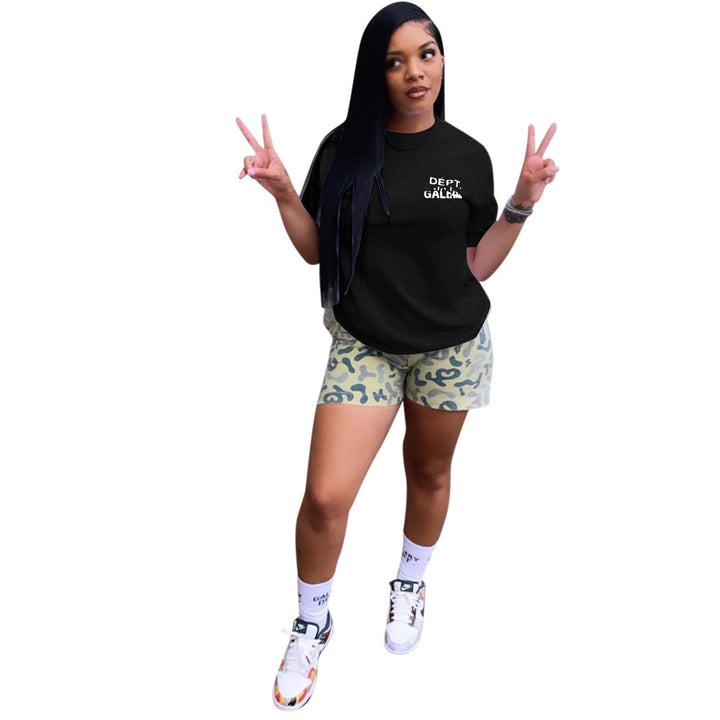 Dame Sporty T-shirt med grafikprint og afslappede shorts Stilla