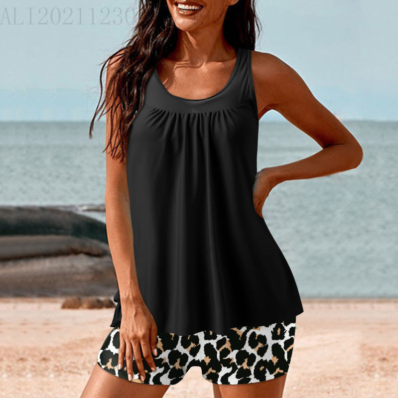 Damer sporty strandoutfit med moderne rynkning Skovae
