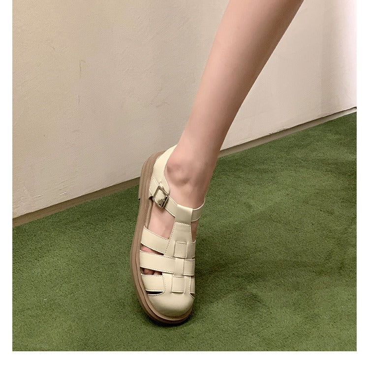 Dame lukkede sandaler med detaljerem Stilla
