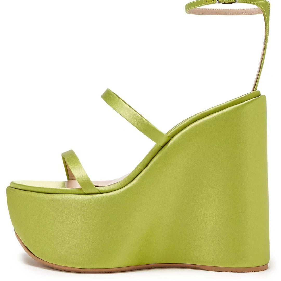 Femme Platform-Wedge-Sandaler med justerbar ankelrem Stilla