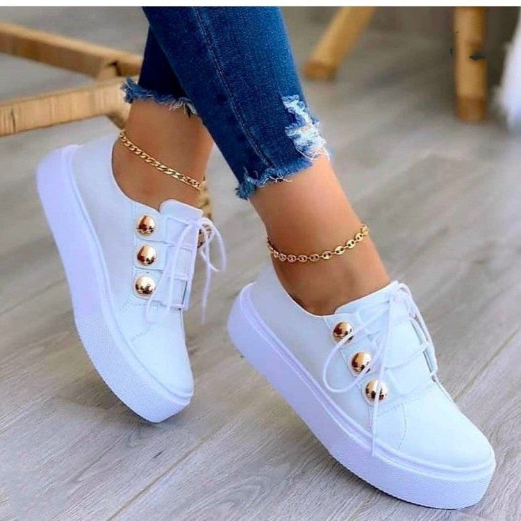 Dame Mode Plateau-Sneakers med metallic-detaljer og behagelig sål Stilla