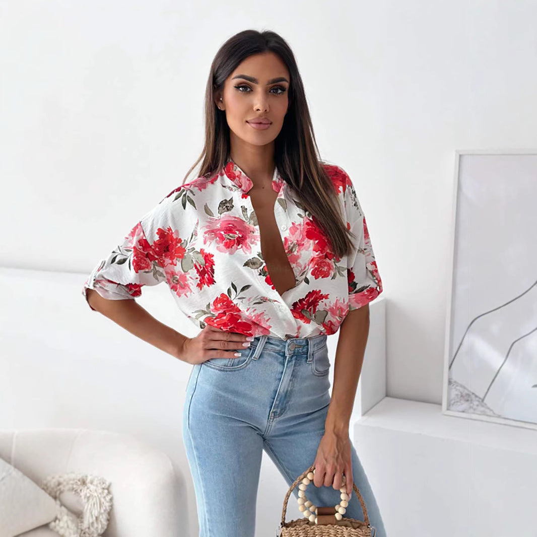Damebluse med blomsterdesign og afslappet snit Stilla