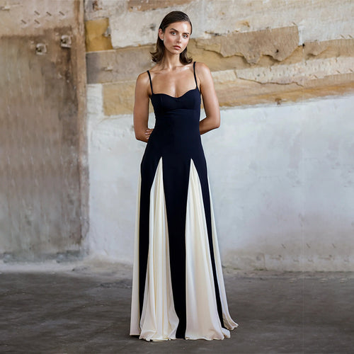 Dame Maxikjole med asymmetrisk snit og elegante stropper Stilla