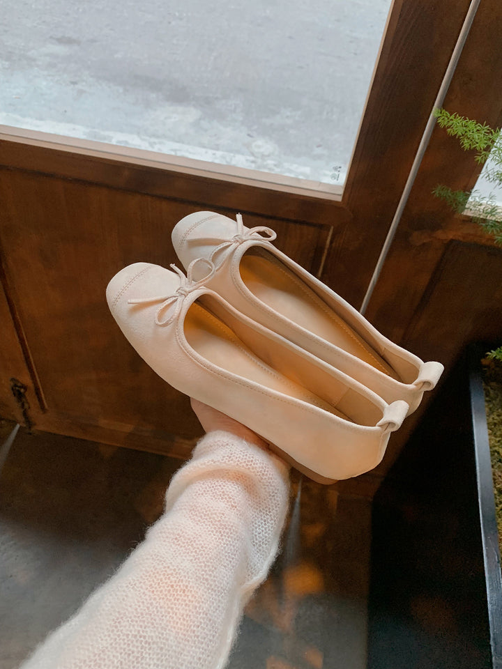 Dame Ballerina Flats i ruskind med sløjfeaccent Stilla