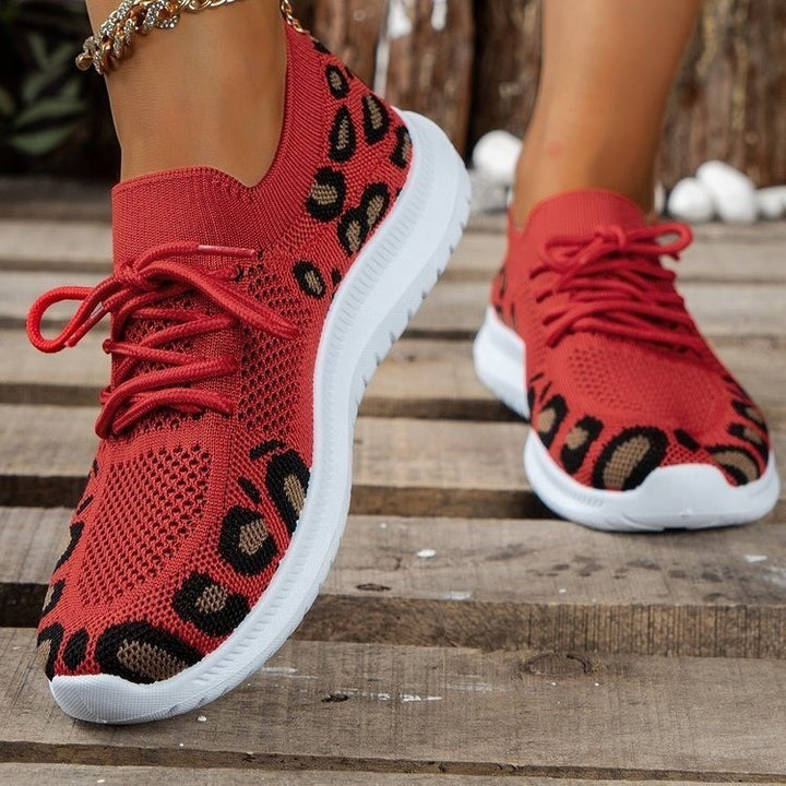 Dame Sporty og åndbare Sneakers med moderigtigt dyreprint Stilla