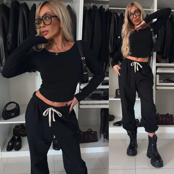 Kvinders loungewear sæt med tætsiddende top og behagelige sweatpants