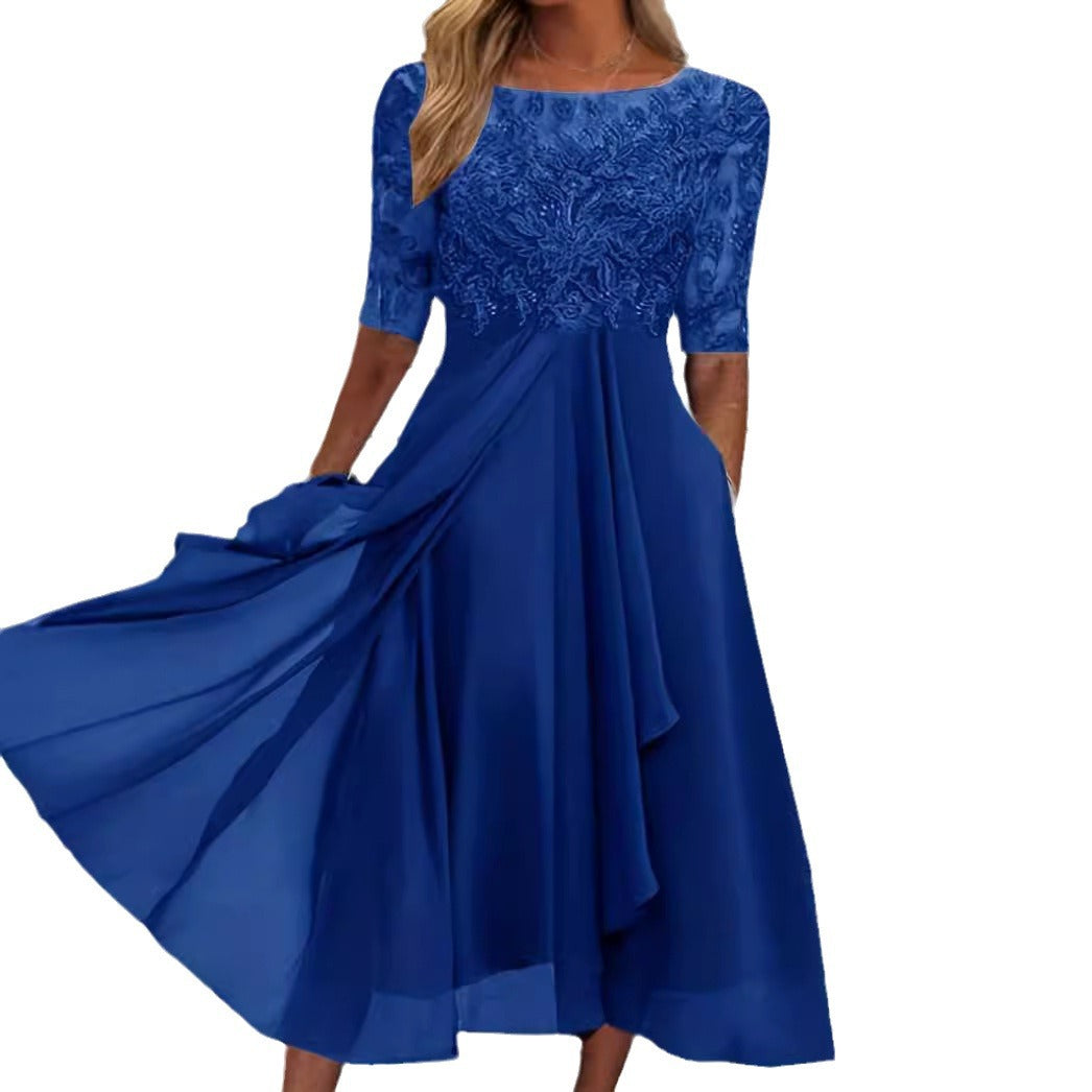 Dame nan elegant cocktailkjole med broderet korsage, bådudskæring og flydende chiffon nederdel Skovae