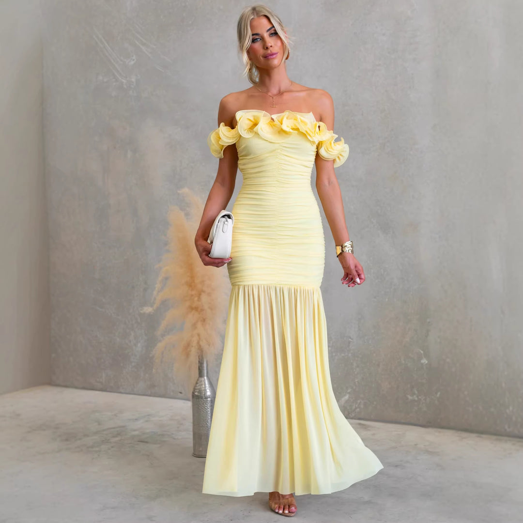 Women's Off-Shoulder Maxi Dress with Voluminous Ruffle Details and Elegant Waist Cut