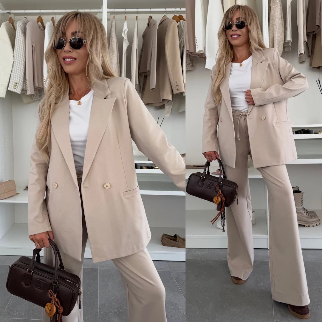 Kvinders elegante og afslappede buksedragt med brede ben og blazer Skovae