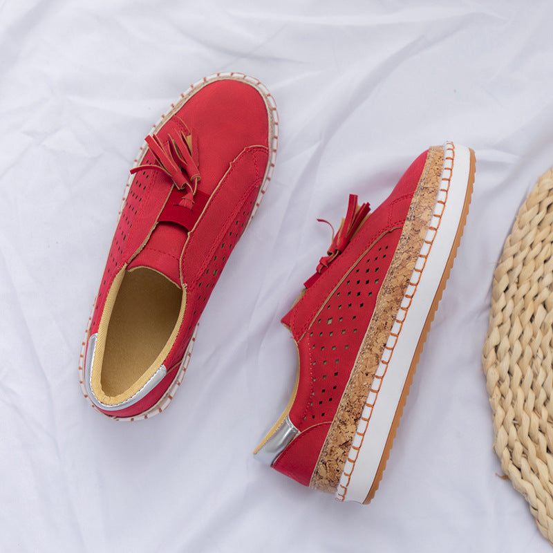 Dame nan perforeret Slip-On Sneaker med kvaster, kork-platform og dekorativ håndsyning Skovae