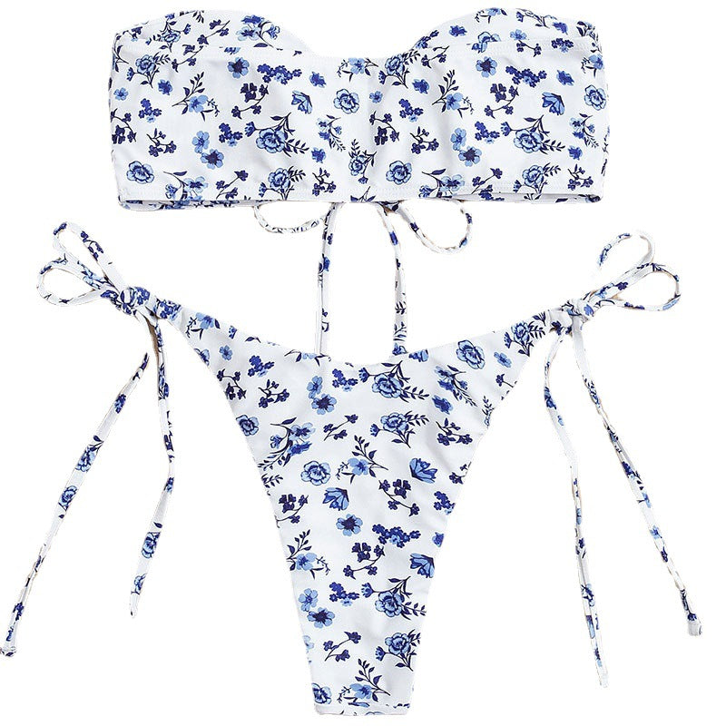 Dame bandeau-bikini med florale accenter og legende snørredetalje Skovae